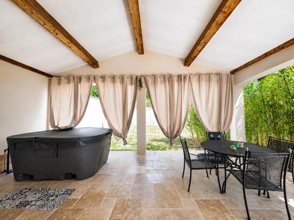 Villa 5 chambres, piscine et garage. - 83510 Lorgues - Réf 87021015