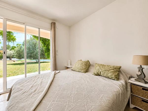Villa 5 chambres, piscine et garage. - 83510 Lorgues - Réf 87021015
