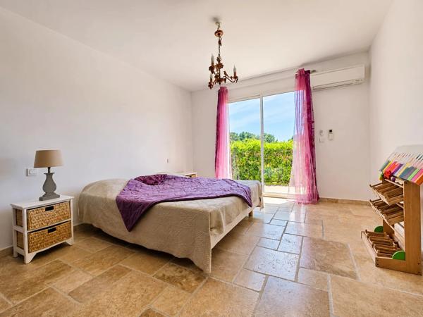 Villa 5 chambres, piscine et garage. - 83510 Lorgues - Réf 87021015