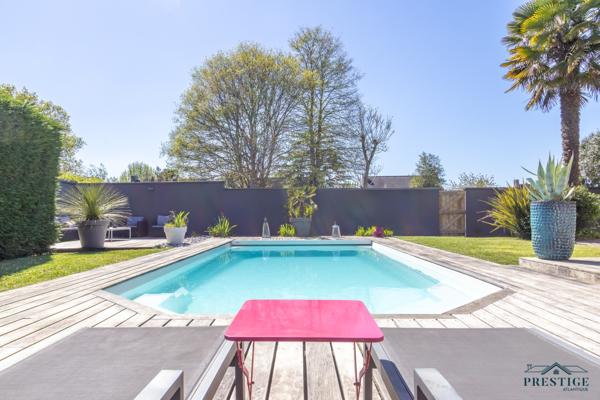 SAINTE LUCE SUR LOIRE - MAISON RECENTE DE 201 M2 HABITABLES - PISCINE CHAUFFÉE