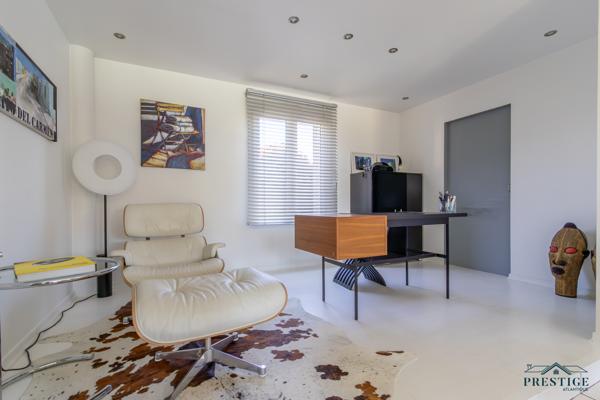 SAINTE LUCE SUR LOIRE - MAISON RECENTE DE 201 M2 HABITABLES - PISCINE CHAUFFÉE