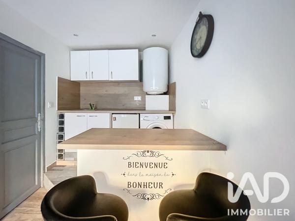 Location studio 22 m² Lambesc