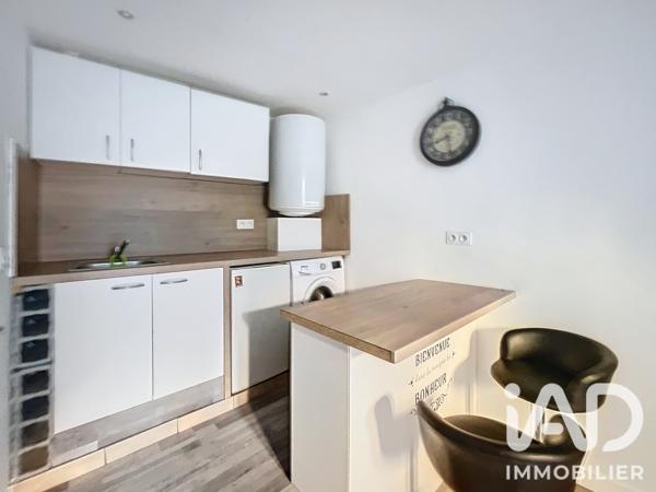 Location studio 22 m² Lambesc