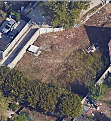 Terrain commercial de 408 m²