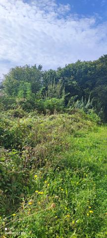 Terrain commercial de 408 m²