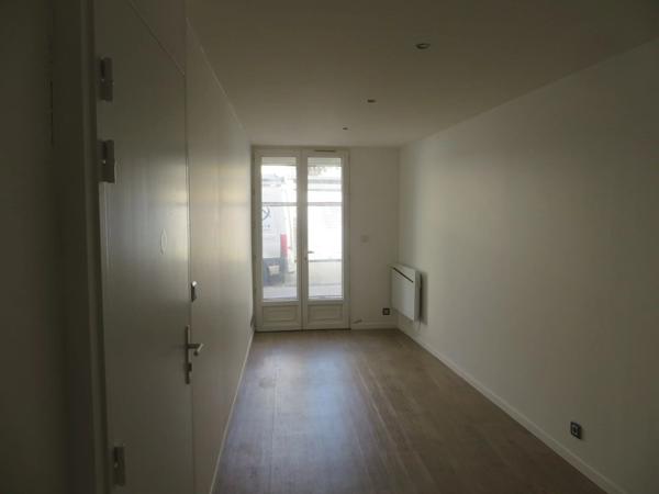 Vente                                                      Immeuble
                        
                                         217 m2                     à Valence