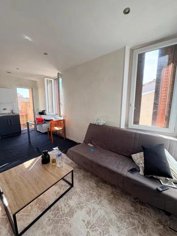 Vente                                                      Immeuble
                        
                                         217 m2                     à Valence