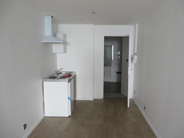 Vente                                                      Immeuble
                        
                                         217 m2                     à Valence