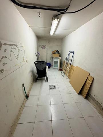 Vente                                                      Immeuble
                        
                                         217 m2                     à Valence