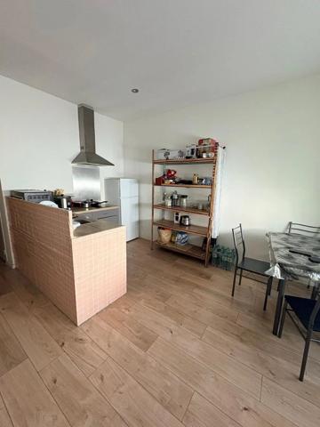 Vente                                                      Immeuble
                        
                                         217 m2                     à Valence
