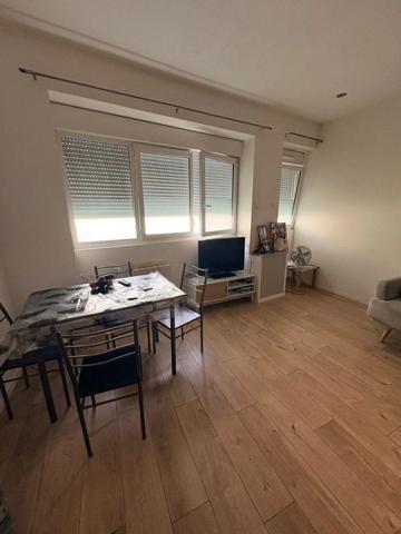 Vente                                                      Immeuble
                        
                                         217 m2                     à Valence