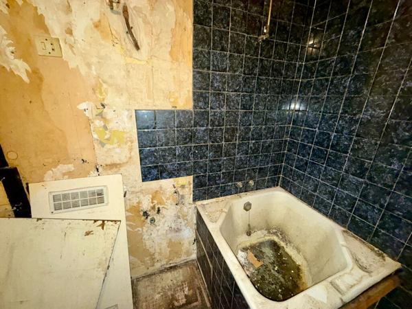 Appartement Paris 2 pièce(s) 29.09 m2 - A rénover