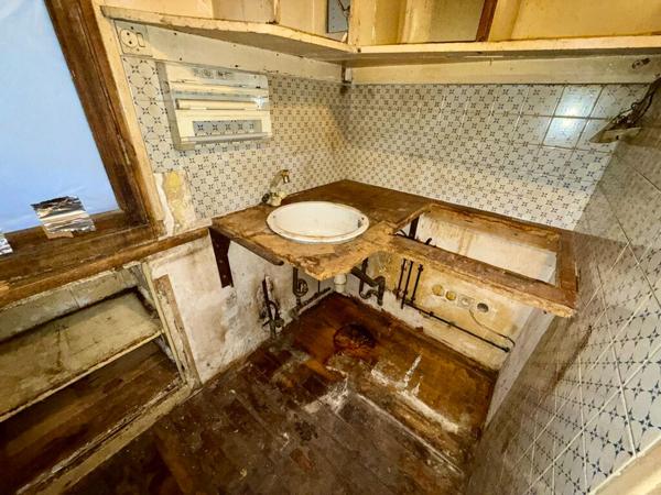 Appartement Paris 2 pièce(s) 29.09 m2 - A rénover