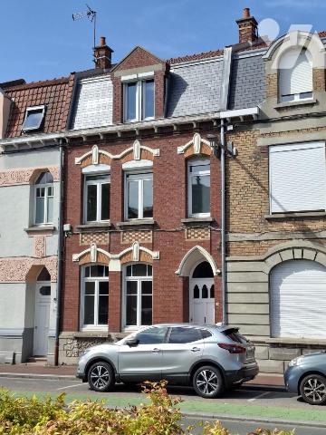 Douai maison de ville spacieuse avec cachet 4ch jardin