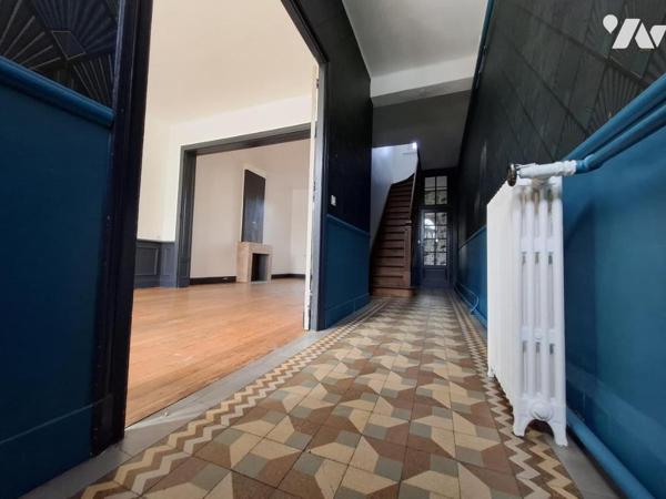 Douai maison de ville spacieuse avec cachet 4ch jardin