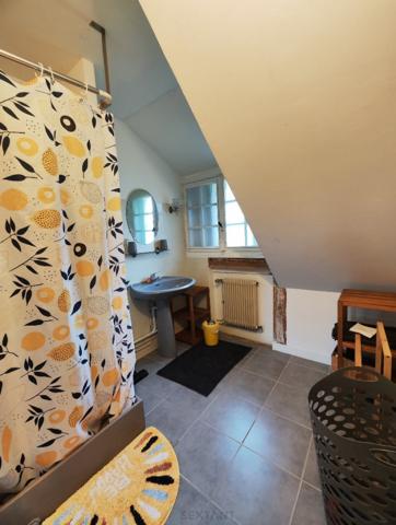Sortie immédiate de Lisieux, maison 5 chambres sur sous sol complet