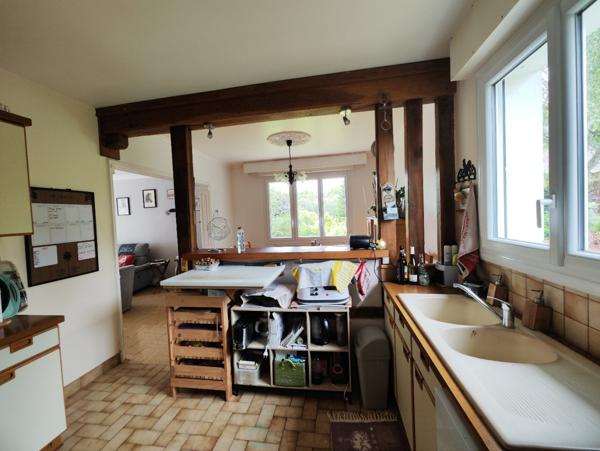 Sortie immédiate de Lisieux, maison 5 chambres sur sous sol complet