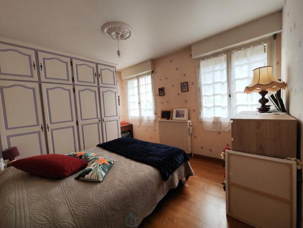 Sortie immédiate de Lisieux, maison 5 chambres sur sous sol complet