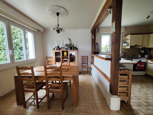 Sortie immédiate de Lisieux, maison 5 chambres sur sous sol complet