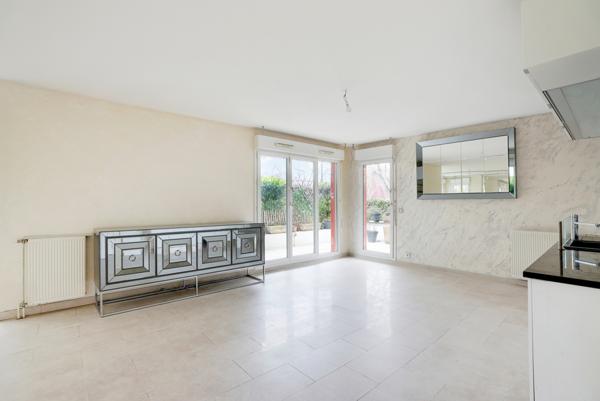 Saint-Denis (93210) Appartement familial 5 pièces de 96 m² avec grande terrasse de 30 m² – La Plaine Saint-Denis