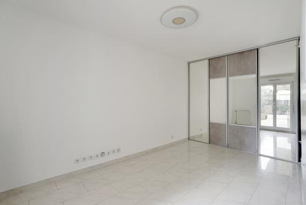 Saint-Denis (93210) Appartement familial 5 pièces de 96 m² avec grande terrasse de 30 m² – La Plaine Saint-Denis