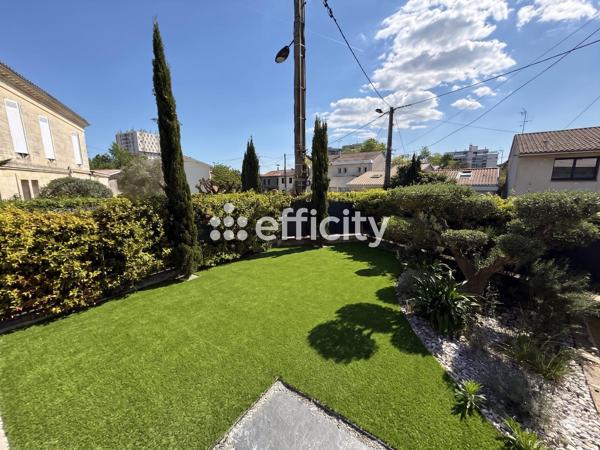 Maison
         5 pièces
        - 180 m² Bien prestige 1 090 000 € *
