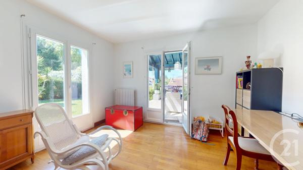 Maison à vendre  4 pièces - 135 m 2   HENDAYE  - 64
