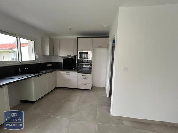 Maison à louer 4 pièces 85.3m² La Ville-Dieu-du-Temple (82290)