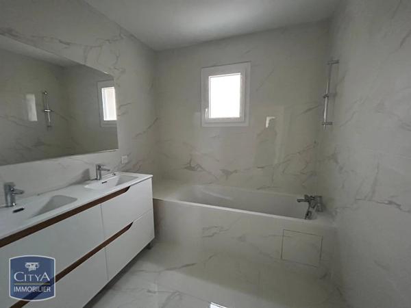 Maison à louer 4 pièces 85.3m² La Ville-Dieu-du-Temple (82290)