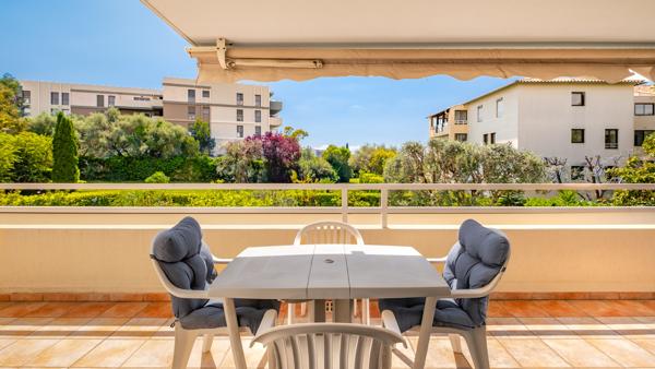 Appartement
         2 pièces
        - 62 m² Exclusivité 349 000 € *