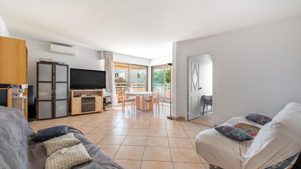 Appartement
         2 pièces
        - 62 m² Exclusivité 349 000 € *