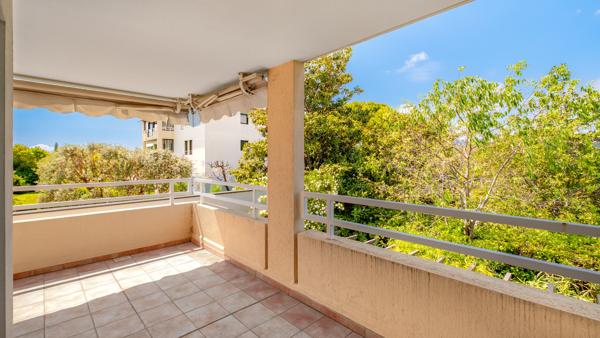 Appartement
         2 pièces
        - 62 m² Exclusivité 349 000 € *