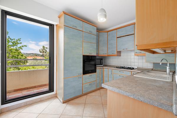 Appartement
         2 pièces
        - 62 m² Exclusivité 349 000 € *