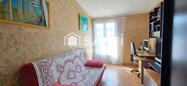 Maison individuelle de plain-pied et jardin arboré