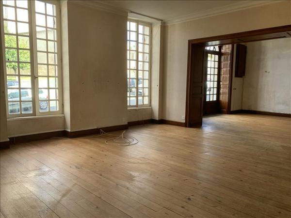 Maison à vendre |  Mirambeau |  6 pièces | 143 m²