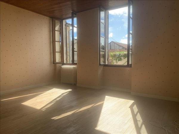 Maison à vendre |  Mirambeau |  6 pièces | 143 m²