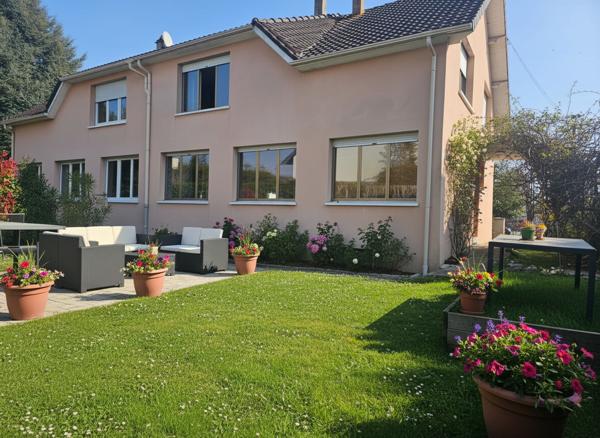 Maison
         6 pièces
        - 140 m² Exclusivité 350 000 € *