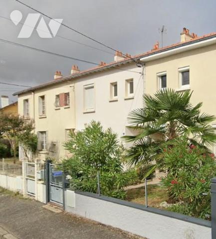 A VENDRE à REZE "Le Landreau" - Maison T4 d'env. 73,6m2 hab. à rénover + garage sur terrain de 215m2