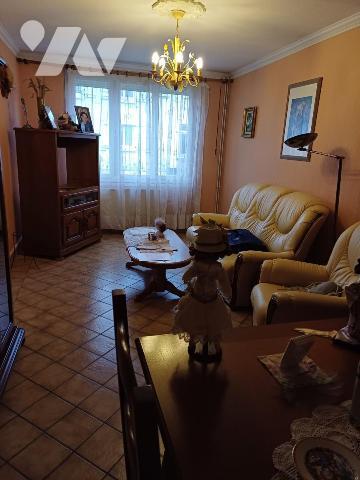 A VENDRE à REZE "Le Landreau" - Maison T4 d'env. 73,6m2 hab. à rénover + garage sur terrain de 215m2