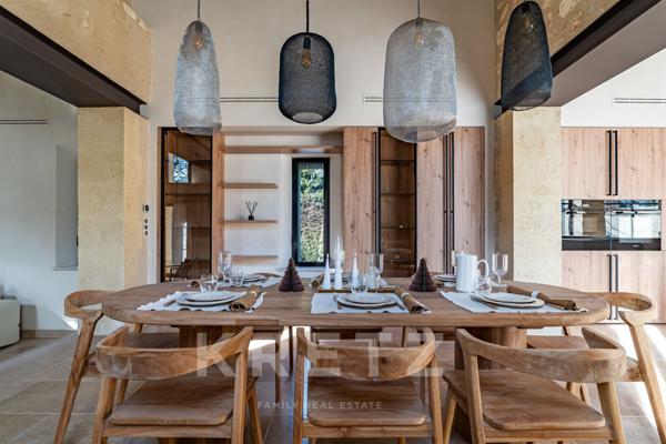 Proche Saint-Rémy-de-Provence Propriété d'exception 265 m2, 5 chambres