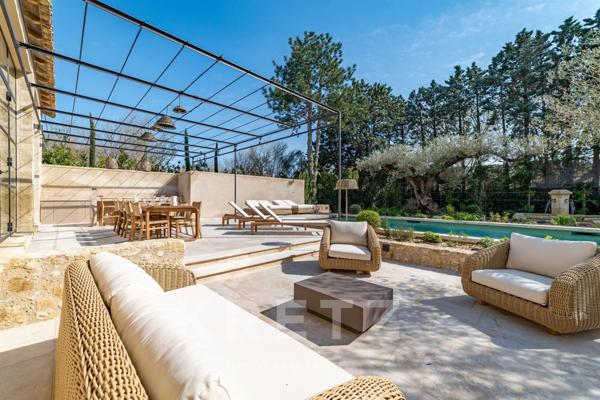 Proche Saint-Rémy-de-Provence Propriété d'exception 265 m2, 5 chambres