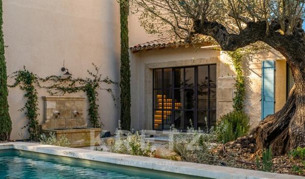 Proche Saint-Rémy-de-Provence Propriété d'exception 265 m2, 5 chambres
