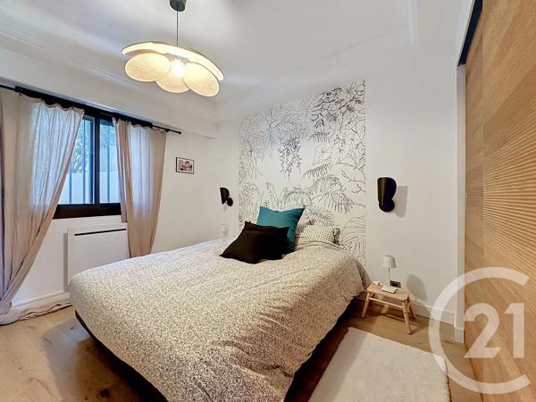 Appartement à vendre  5 pièces - 115 m 2   MOUGINS  - 06