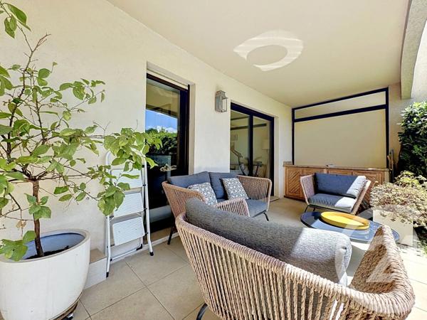 Appartement à vendre  5 pièces - 115 m 2   MOUGINS  - 06