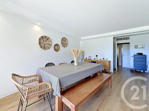 Appartement à vendre  5 pièces - 115 m 2   MOUGINS  - 06