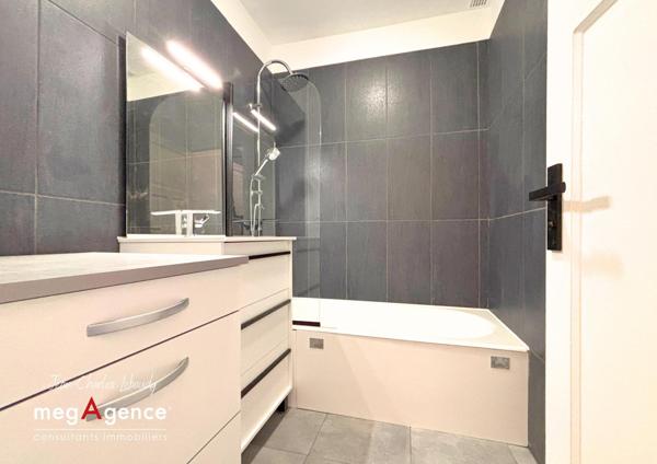 Appartement à DONVILLE-LES-BAINS, 50350 - 2 pièces 44m²