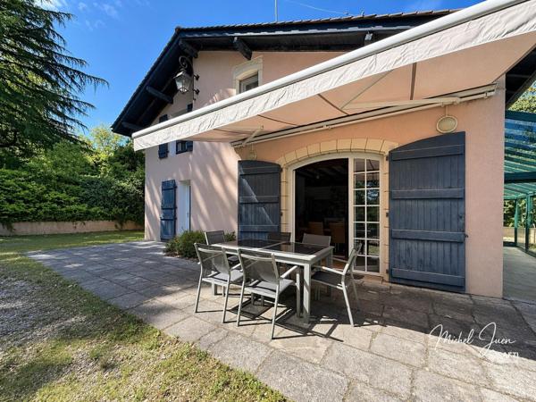 Maison de caractère avec beaux volumes, au cœur d’un environnement rare