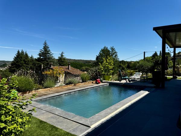 Joyeuse (07260) Atypique Plain-pied Contemporain avec Terrasses, Piscine et Vue…