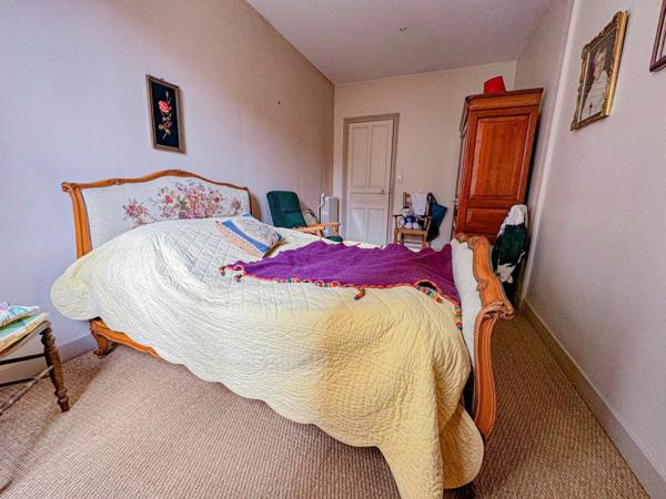 Appartement à vendre    5 pièces • 321,47 m2 Saint-Quentin