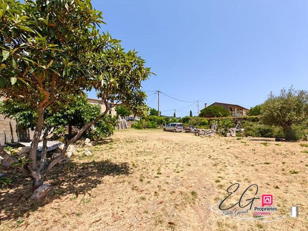 Terrain constructible 856 m² ; Cadre privilégié à Caunes-Minervois